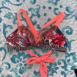 Maaji Swimsuit Top 💫